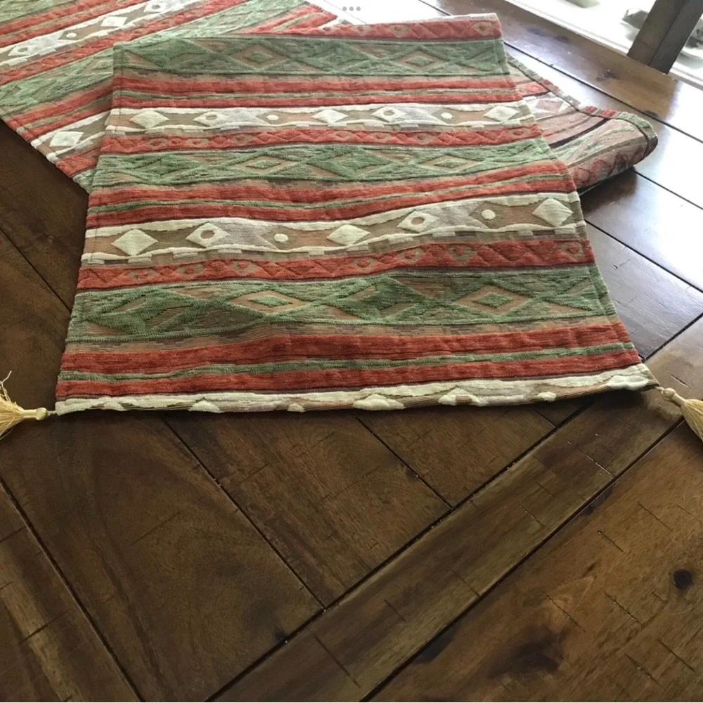 ALASKAN NATIVE MADE TABLE RUNNER 16 1/2” x 88” CRAFTSMANSHIP BY THE LOOM